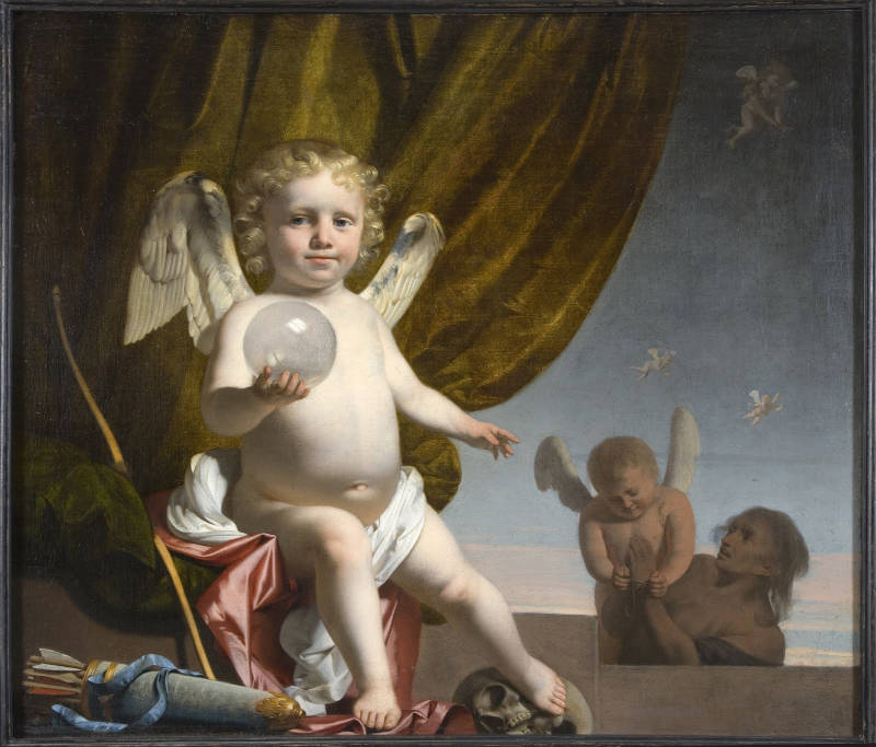 Une peinture représentant un ange tenant une orbe translucide dans la main droite
