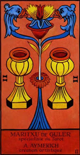 Cliquez pour lire la page sur Ce Qu'il Faut Savoir Sur Le Deux De Coupe Du Tarot De Marseille