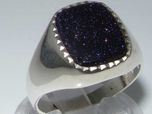 Une bague ornée d'une aventurine noire, la plus puissante des pierres pour attirer l'argent